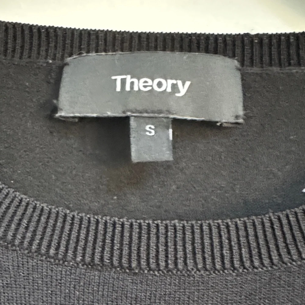 Theory Black Sleeveless Crewneck Tank - Picture 3 of 7